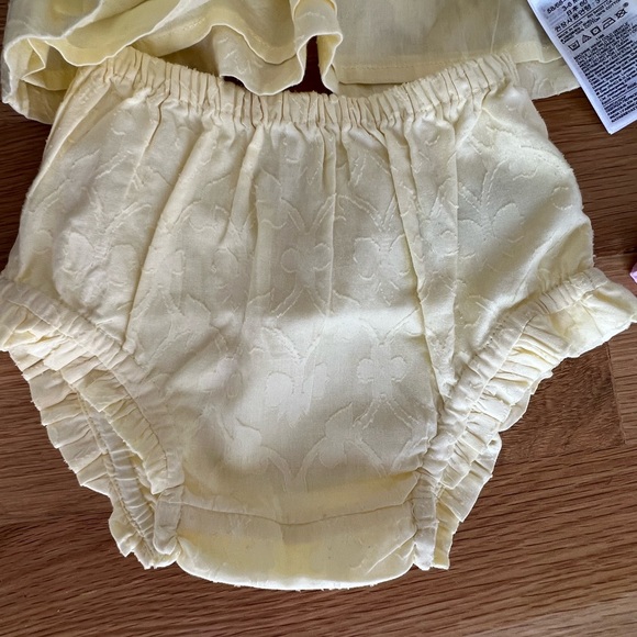 Baby Gap - 2 summer outfits. Size 3-6months. Pink and yellow. - Picture 8 of 10